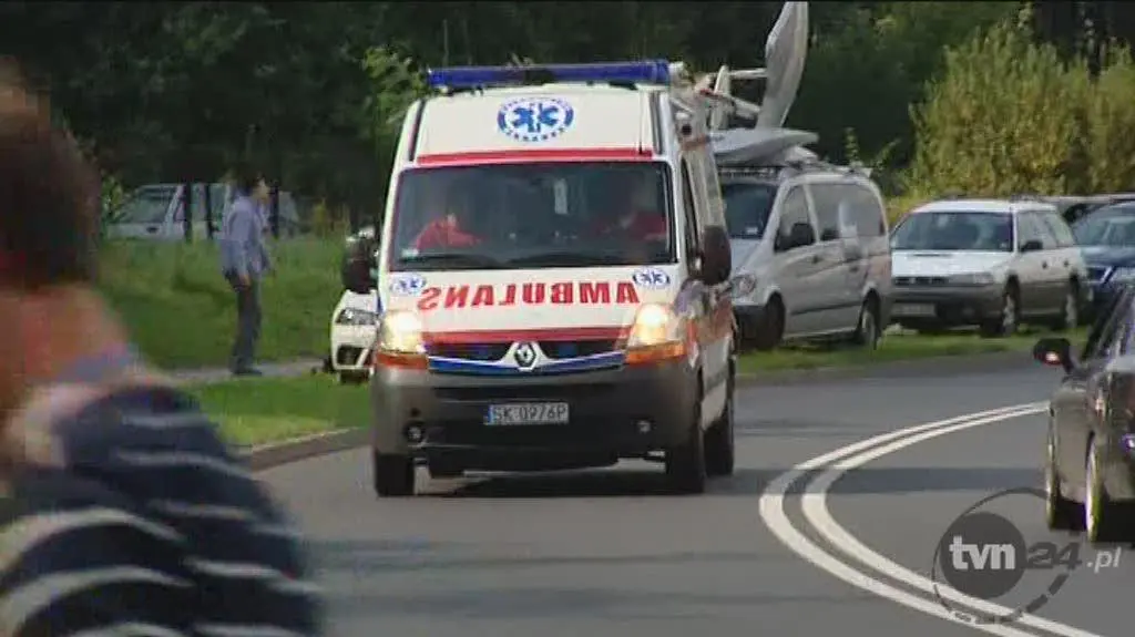 Karetki na sygnale odwożą rannych do szpitali