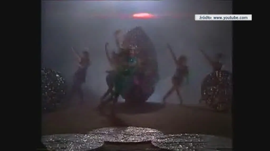 Kati Kovacs z zespołem (www.youtube.com)