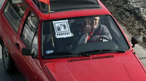 Kierowcy protestowali przeciwko wysokim cenom paliw (TVN24/ Fot. PAP/Grzegorz Michałowski)