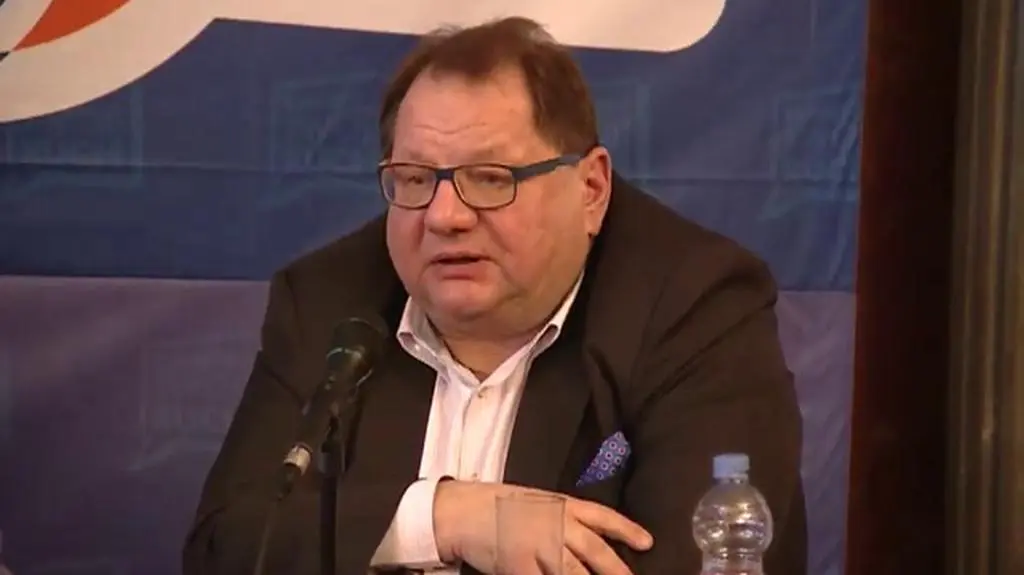 Kilkunastu młodych mężczyzn zakłóciło konferencję Europy Plus w Poznaniu