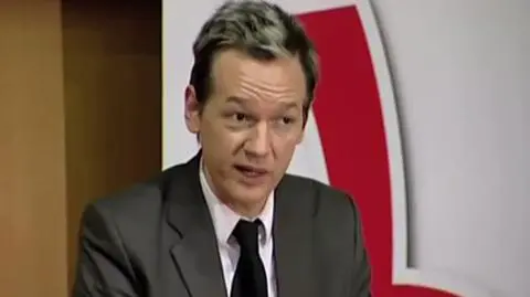 Kim jest Assange?
