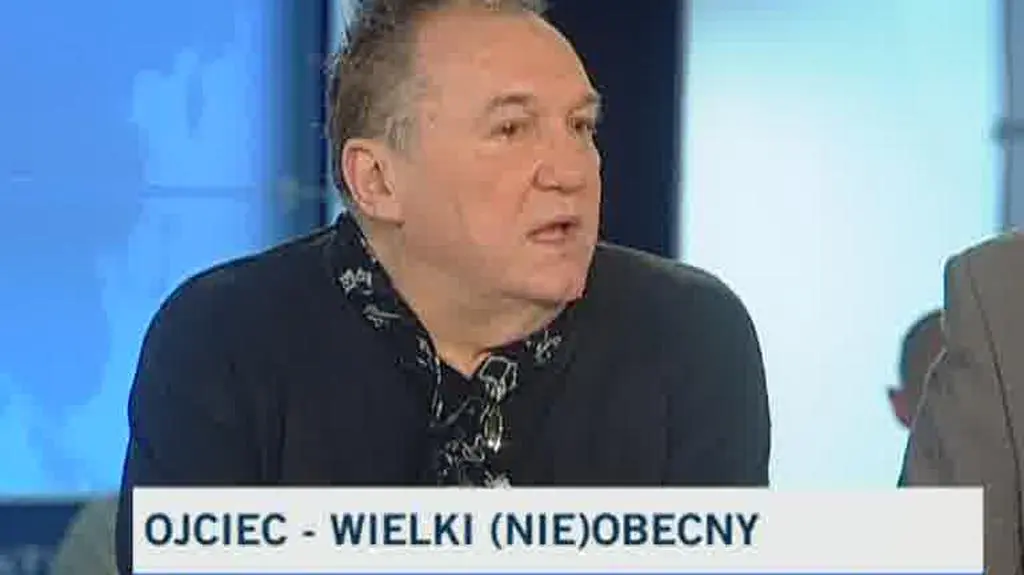 "Koleguję się z moimi córkami"