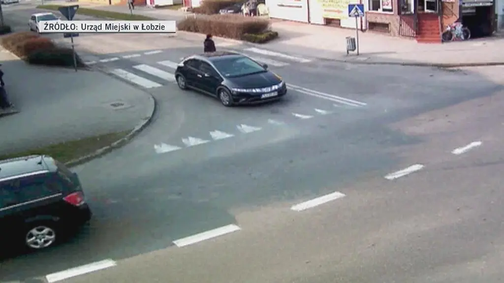 Kolizję nagrał miejski monitoring