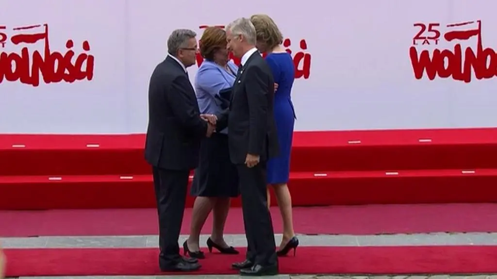 Komorowscy witają gości na pl. Zamkowym