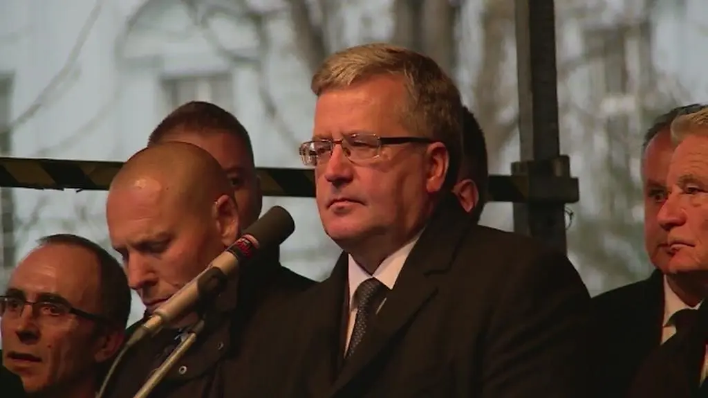 Komorowski przemawia. Gorące brawa od Czechów