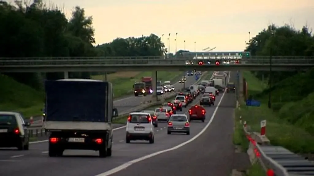 Korek przed bramkami na A4