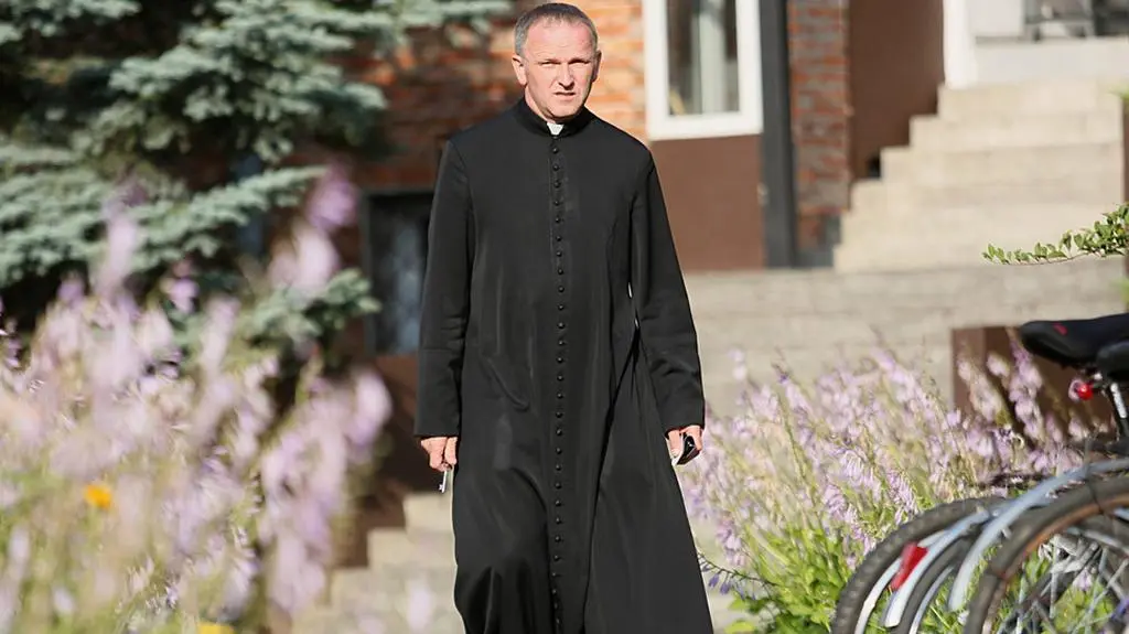 Ksiądz Lemański opuści parafię