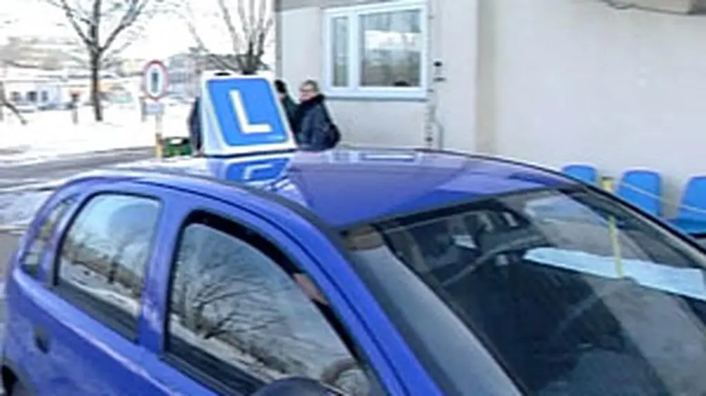 Kto zawinił? Kursantka czy instruktor? (Fakty TVN)