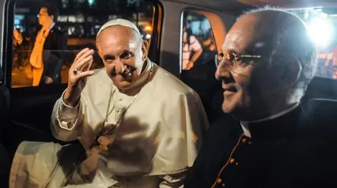 Kulisy powstania wyjątkowej fotografii. "Franciszek wyczuł sytuację i uśmiechnął się"