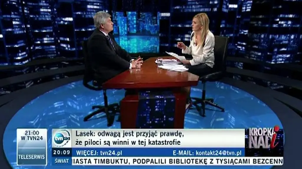 Lasek o obecności dyrektora Protokołu Dyplomatycznego MSZ w kokpicie