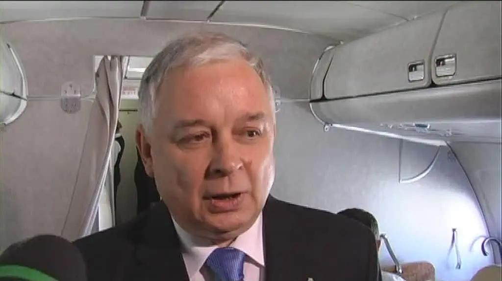 Lech Kaczyński przed przylotem do Pragi