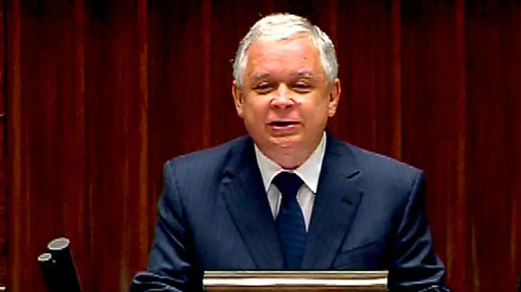 Lech Kaczyński rozpoczyna orędzie
