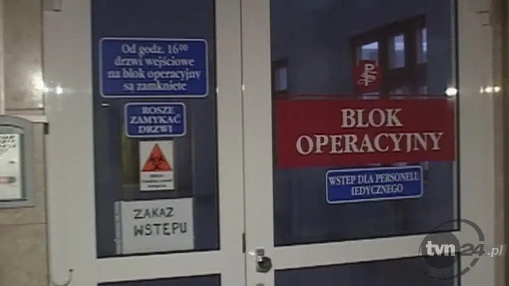 Lekarz o operacji rannego strażaka