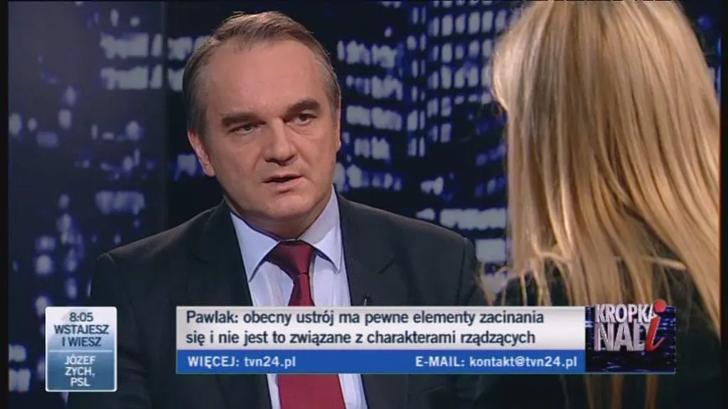 "Lepiej zmieniać konstytucję w 2015"