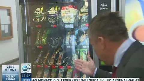 Likwidacja śmieciowego jedzenia uderzy w finanse szkół? "Staramy się zarobić na wszystkim, na czym się da"