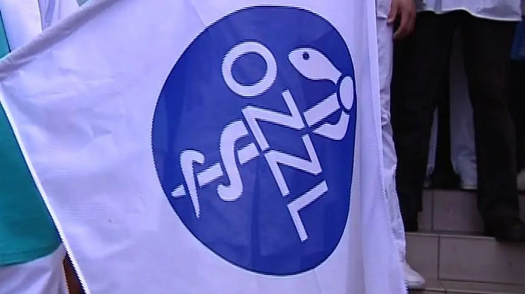 Łódź: protestujący zostali zepchnięci z torowiska przez tramwaj