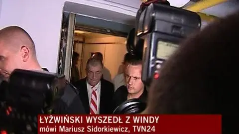 Łyżwińskiego i ośmiu policjantów uwolnili z windy sprowadzeni do szpitala technicy