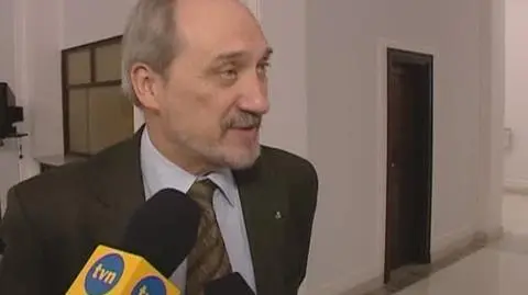 Macierewicz: Chlebowski może kłamać