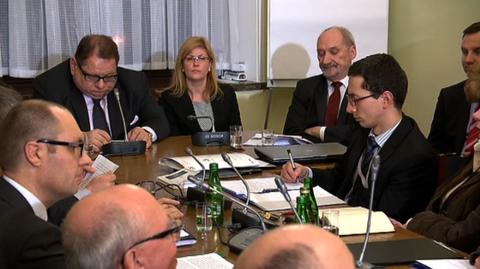 Macierewicz: Nie doprowadzono, by dokonać sekcji zwłok ofiar tuż po powrocie ciał do Polski
