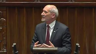 Macierewicz o Polsce zaatakowanej przez grupę przestępczą: czy nie uważa pan, że jest w tym pana wina?