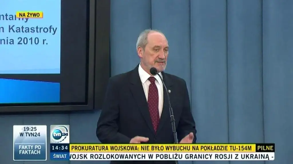 Macierewicz: Spektakularna kompromitacja prokuratury 