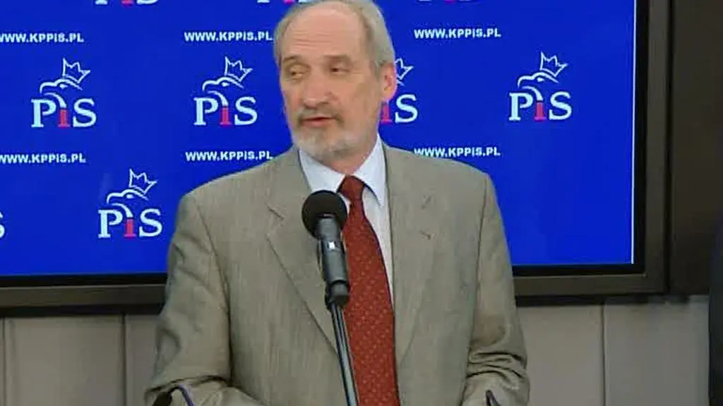 Macierewicz: to inwigilacja