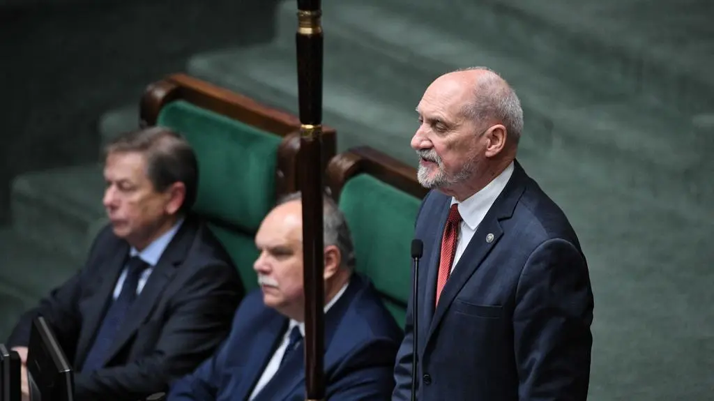 Macierewicz: w zeszłej kadencji budowaliśmy fundamenty, często kwestionowane przez tych, którzy chcieliby zawrócić bieg historii