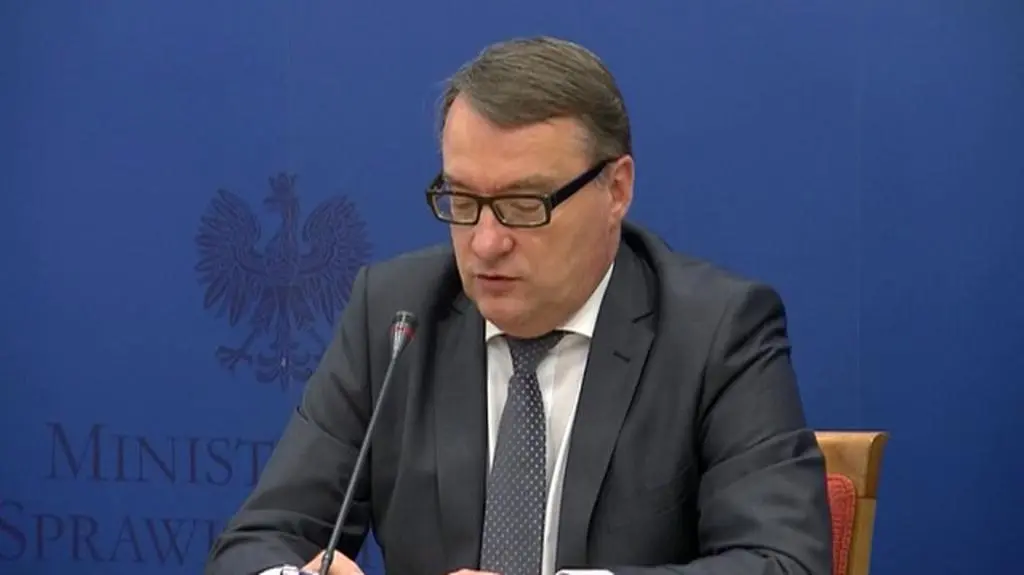 Marek Biernacki rozpoczął konferencję, na której przedstawiono opinię resortu na temat wydarzeń w redakcji "Wprost" 