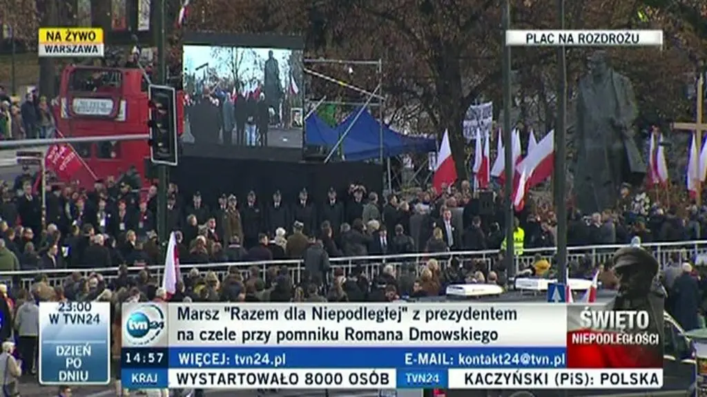 Marsz pod pomnikiem Dmowskiego 