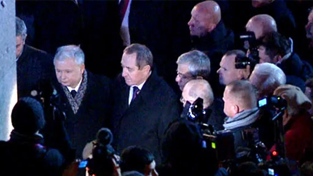 Marsz wyruszył z pl. Trzech Krzyży (TVN24)