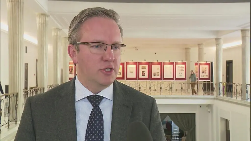 "Marszałek Sikorski dał sygnał, że to on jest tym, który decyduje"