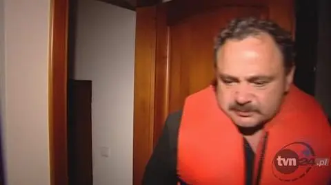Mieszkańcy Muszyny walczą z powodzią (TVN24)