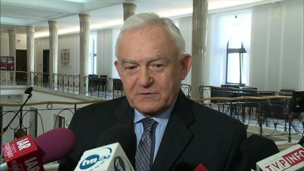 Miller tłumaczy, Napieralski krytykuje 