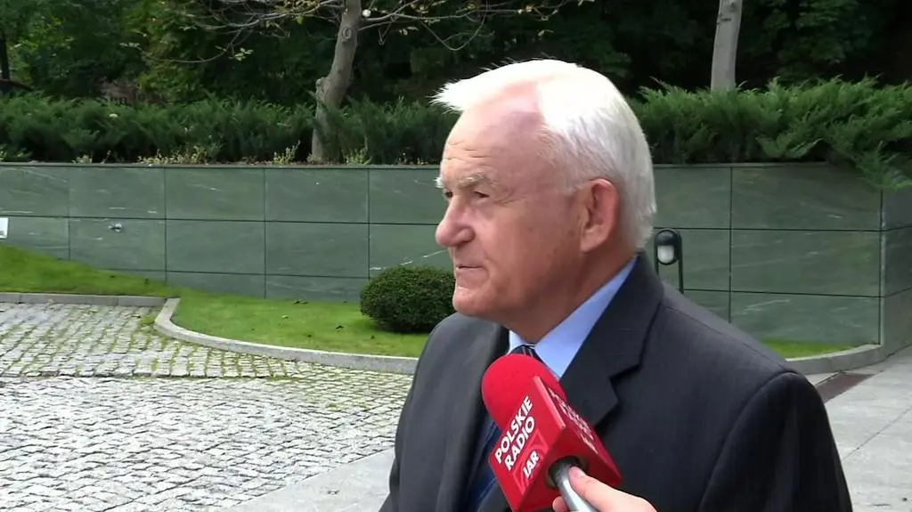 Miller: zapytam o wydatkowanie pieniędzy o armię