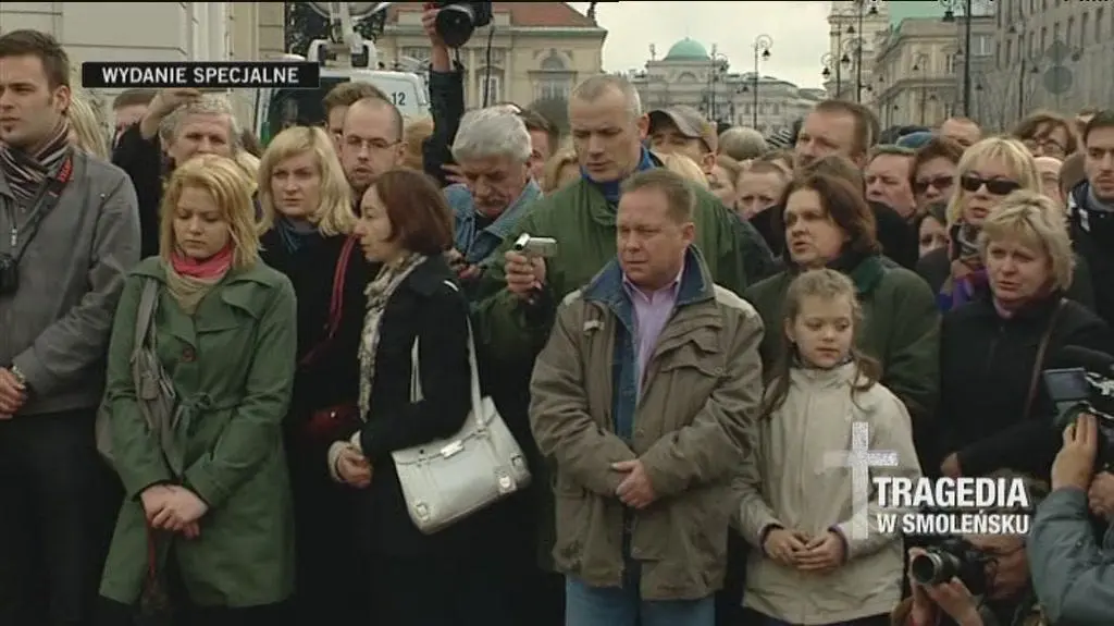 Modlitwa przed Pałacem Prezydenckim (TVN24)