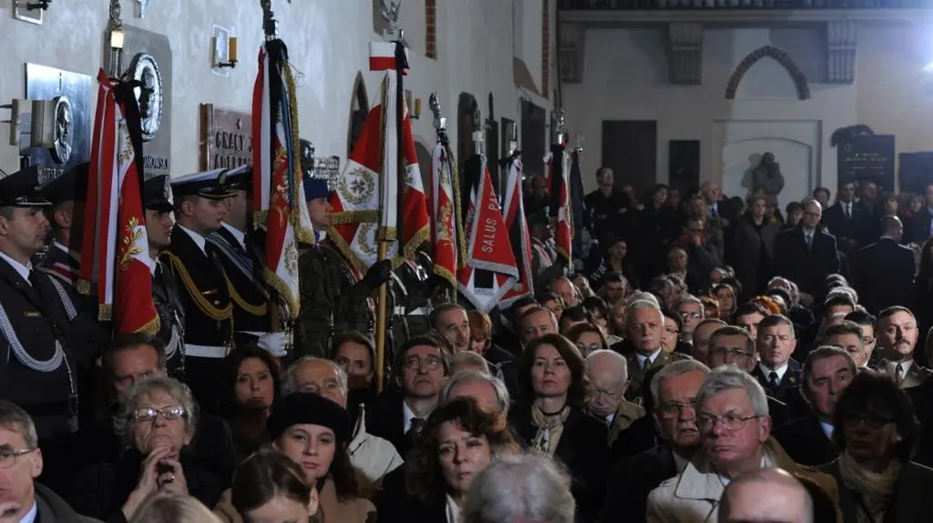 Modlitwę powszechną w kilku językach odmówiono podczas mszy żałobnej w intencji Tadeusza Mazowieckiego