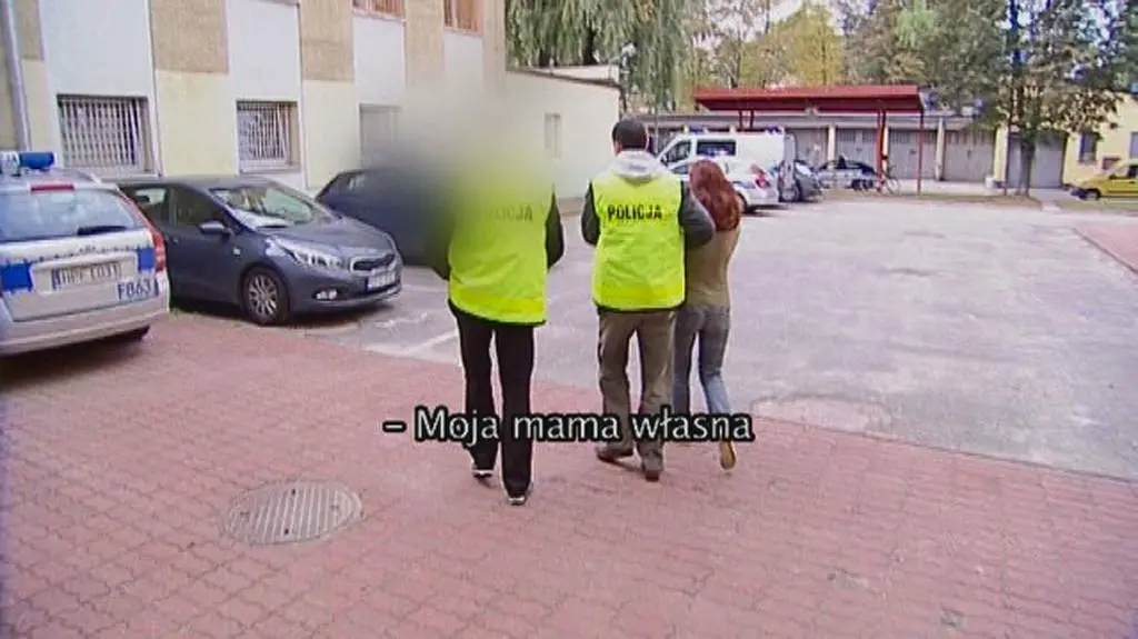 "Moja własna matka chciała mnie udusić"