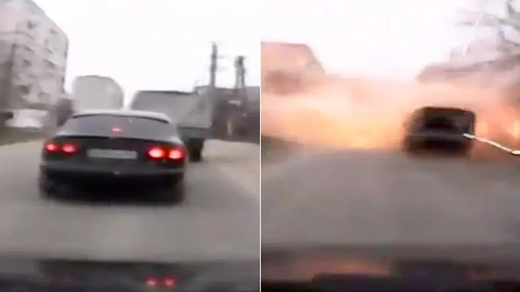 Moment trafienia pocisku Grad w Mariupolu