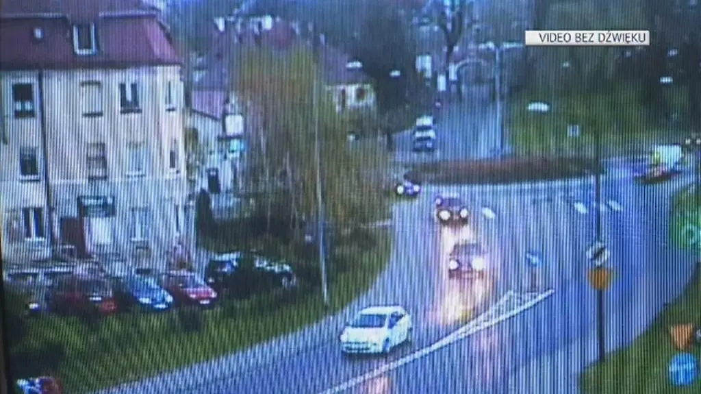 Moment wypadku na nagraniu z kamery przemysłowej 