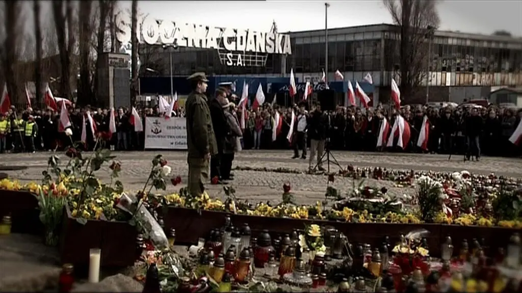 Morze zniczy, żałoba, modlitwa. Tak wyglądał 10 kwietnia 2010 roku