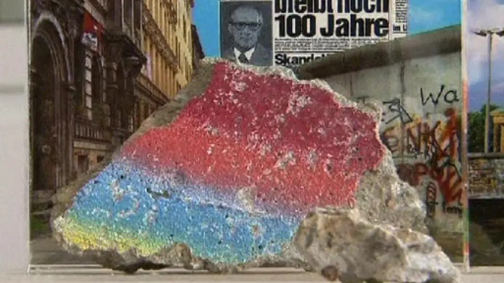 Mur Berliński na części