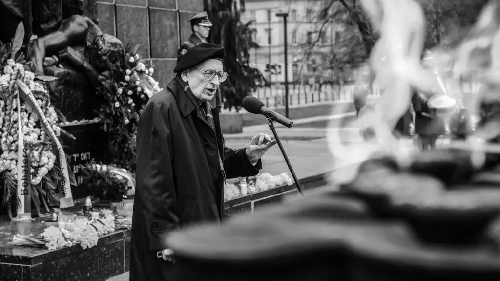 "My dwaj, którzy żyją, powinniśmy dawać świadectwo prawdy"