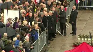 Na Krakowskim Przedmieściu odśpiewano hymn Polski