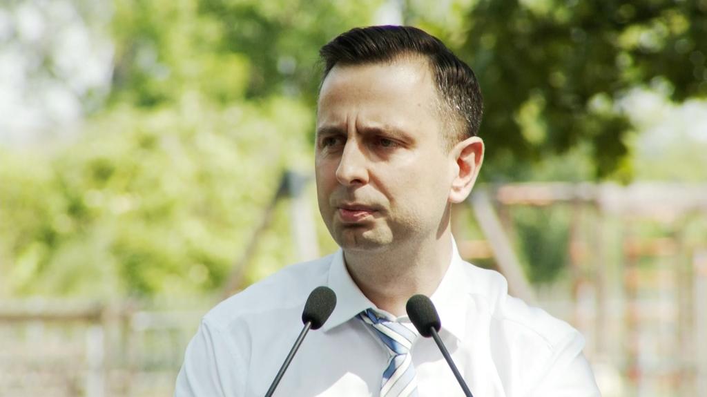 "Nie będziemy się ścigać z populistami"