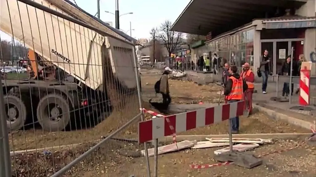 "Nie da się jechać, nie da się chodzić". Katowice w remoncie 