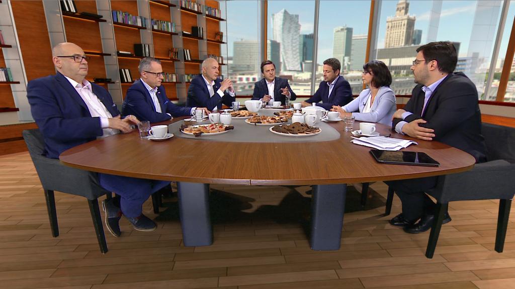 "Nikomu włos z głowy nie spadł". Spór o demokrację w Polsce