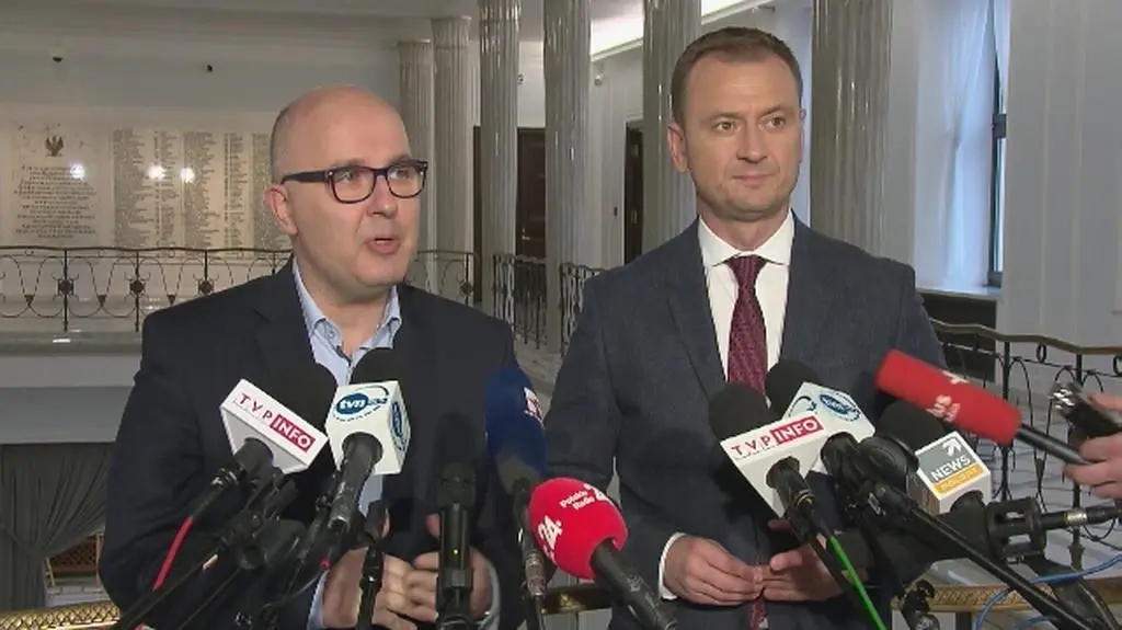 Nitras: jesteśmy świadkami jakiegoś spektaklu wewnątrz obozu PiS