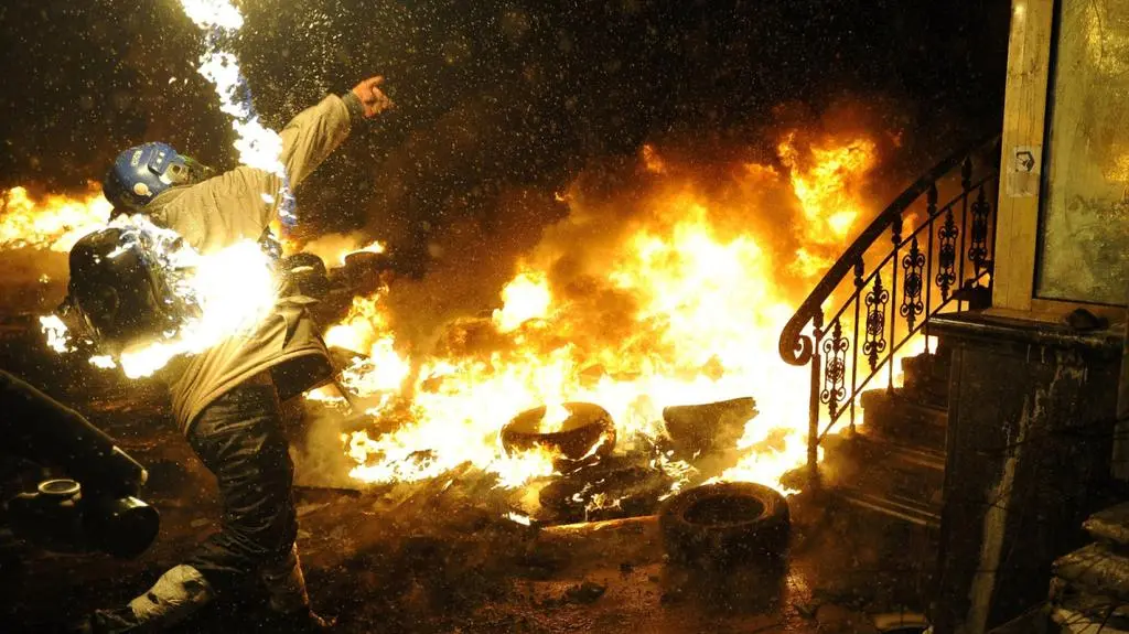 Noc na Majdanie pod znakiem przygotowań do kolejnych starć