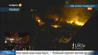 Nocne śpiewy na Majdanie Niepodległości