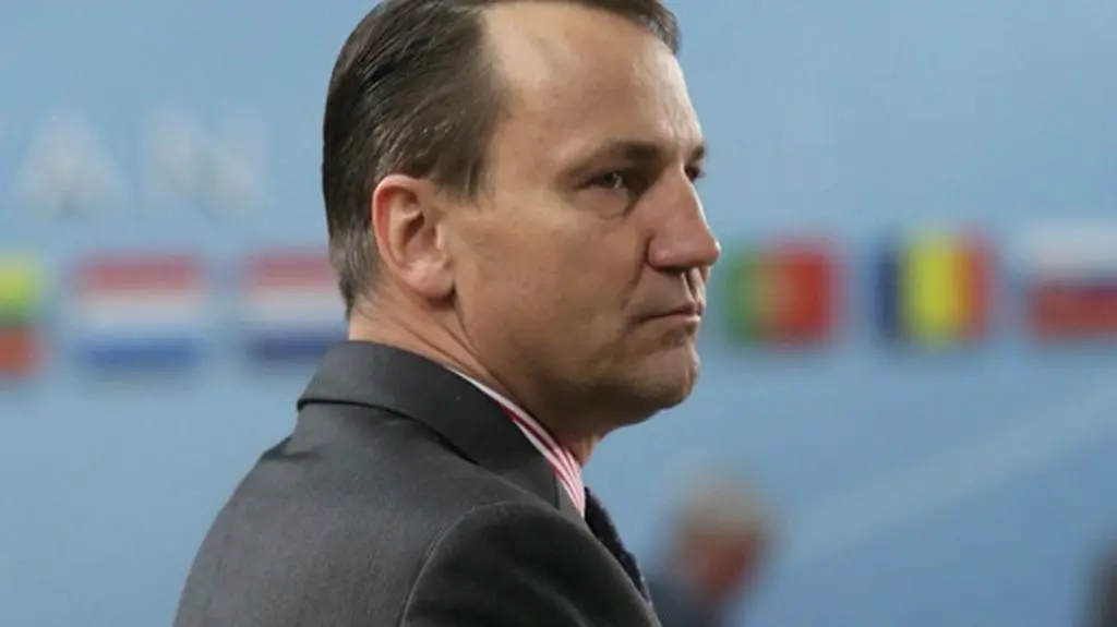 Nowa taśma "Wprost". Sikorski: zaoszczędziłem, żeby był wypas tam, gdzie powinien być